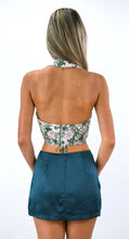 Load image into Gallery viewer, Free Energy Floral Halter With Collar