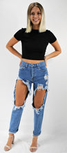 Load image into Gallery viewer, Into the Wide-Open Destroyed Mom Jeans