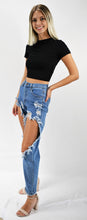 Load image into Gallery viewer, Into the Wide-Open Destroyed Mom Jeans
