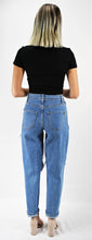 Load image into Gallery viewer, Into the Wide-Open Destroyed Mom Jeans
